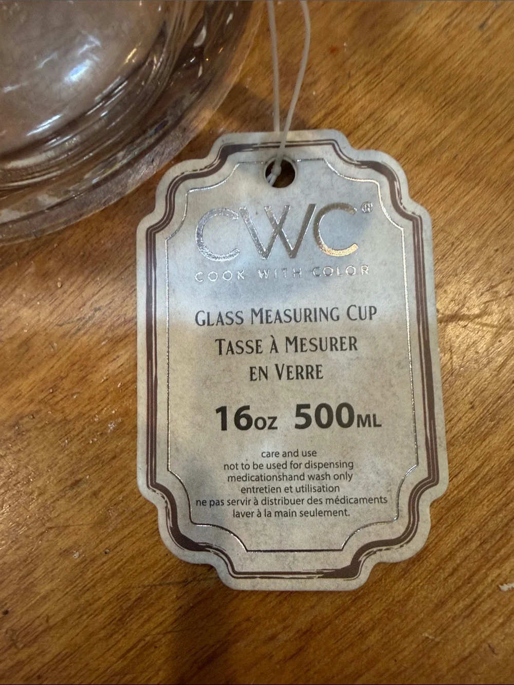 NWT. Viral!! CWC, (Cook With Color), 16oz., glass measuring cup.